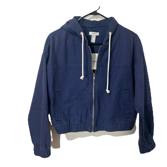 NWT FOREVER 21 CROPPED HOODED DENIM JACKET ZIPPER POCKETS DARK PURPLE SIZE SMALL - Picture 2 of 7
